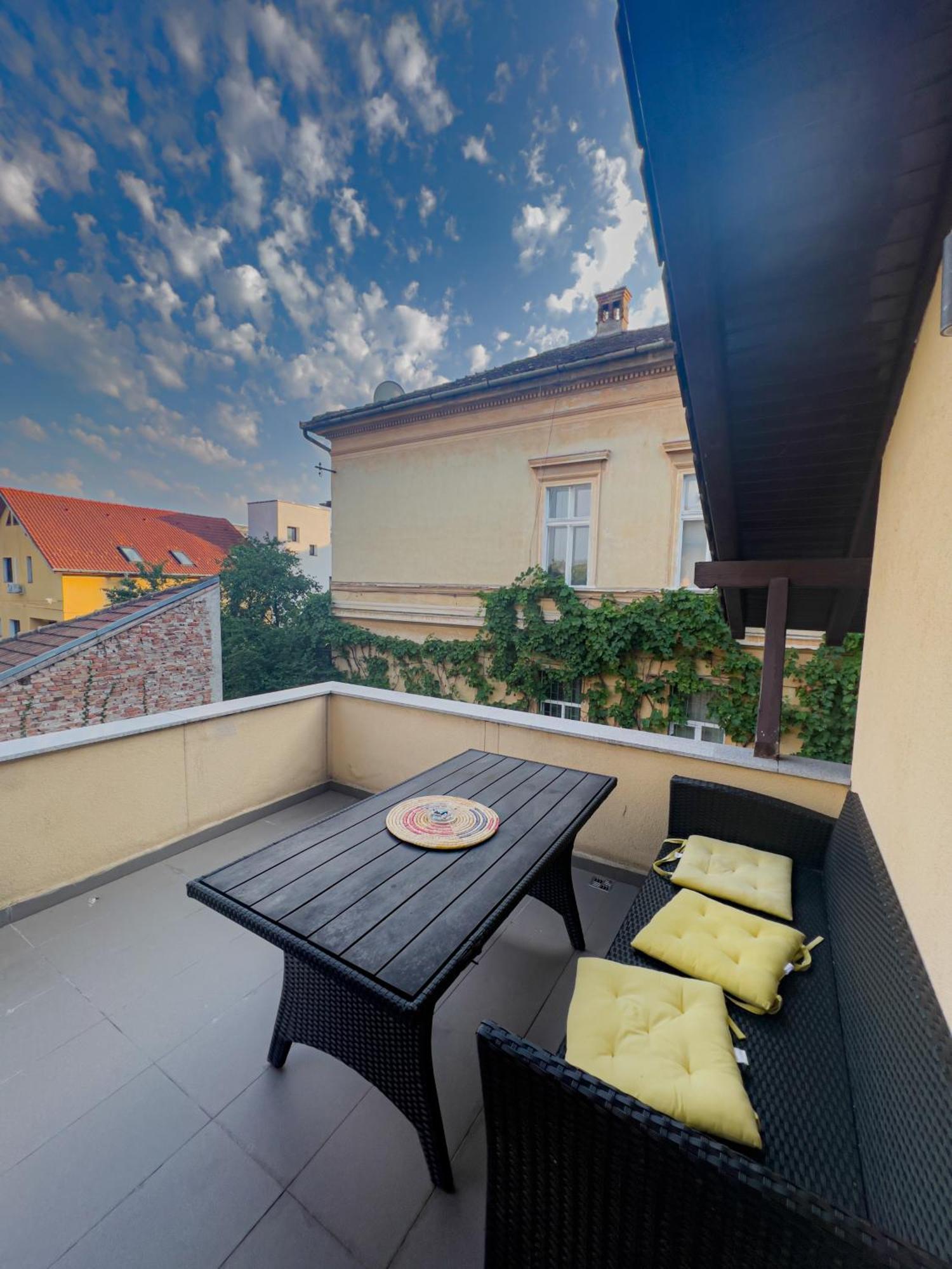 Hotel Kesletz House Sibiu Exterior foto